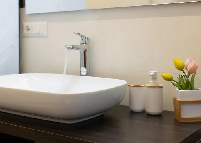 Spacious 2br Trastevere & Campo Dei Fiori Apartment Rom